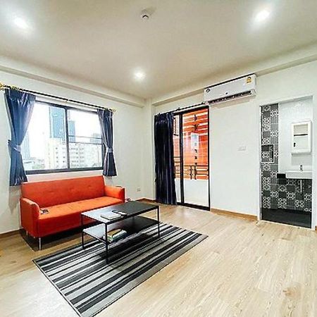 Gp House Apartment - Private Suite Room Sukhumvit 81 Bts Onnut Bangkok Exterior photo